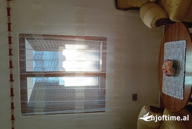 Shtepi me qera 2+1 ne Tirane - 35,000 Leke