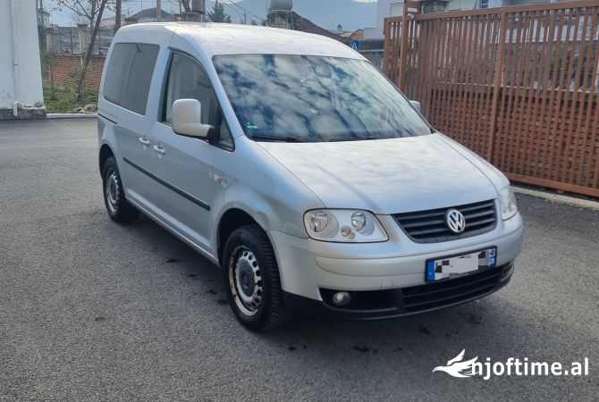 Makina ne shitje  ne Tirane - 5,499 Euro