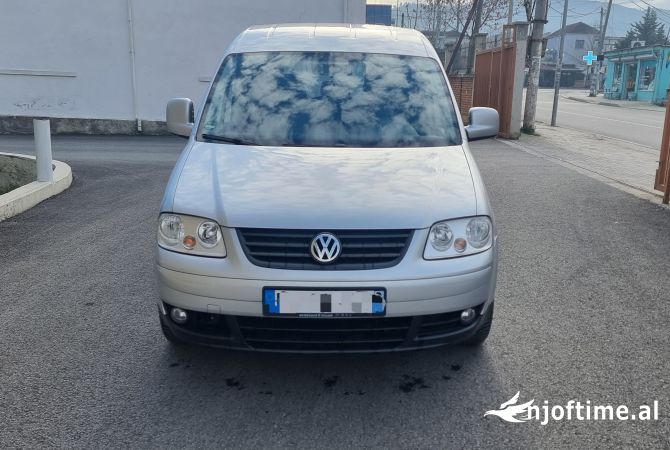 Makina ne shitje  ne Tirane - 5,499 Euro
