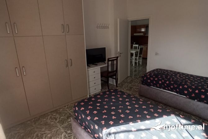 Shtepi me qera Apartament ne Tirane, 2+1, Mobilimi E mobiluar, Pagesa 500  Euro.