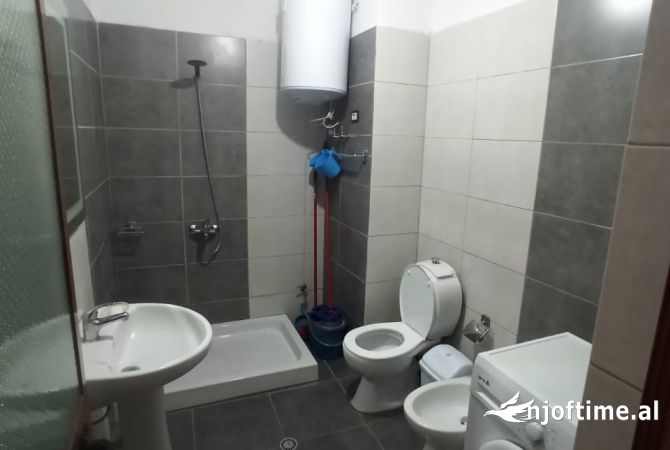 Shtepi me qera Apartament ne Tirane, 2+1, Mobilimi E mobiluar, Pagesa 500  Euro.