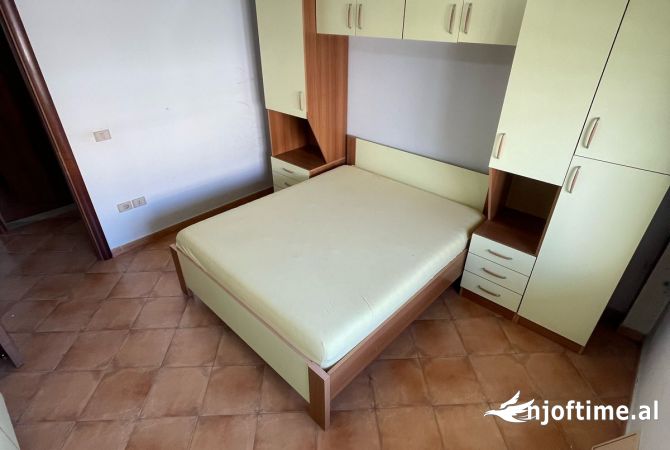Shtepi ne shitje Apartament ne Tirane, 2+1, Mobilimi E mobiluar, Pagesa 310,000  Euro.
