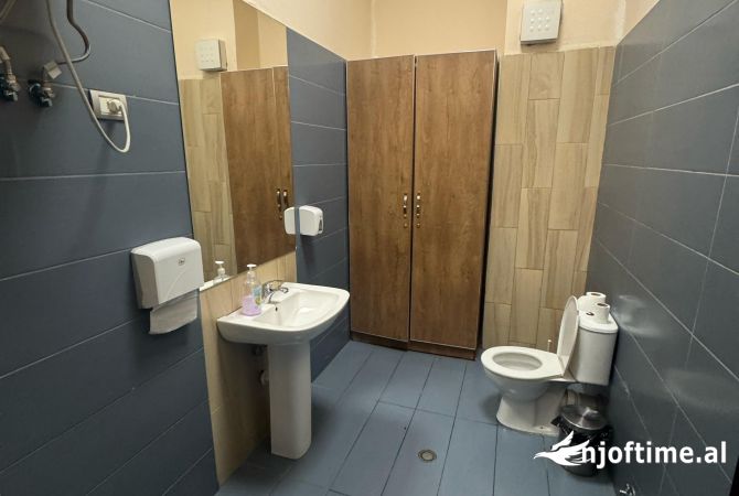  Ambient me Qira per Bar, Kafe dhe Piceri te Kompleksi Malajzjan!!!!!