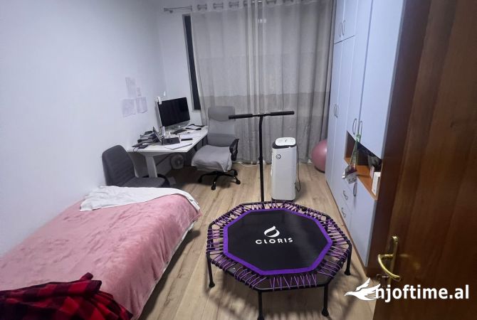 Shtepi ne shitje Apartament ne Tirane, 2+1, Mobilimi Bosh, pa mobiluar, Pagesa 420,000  Euro.