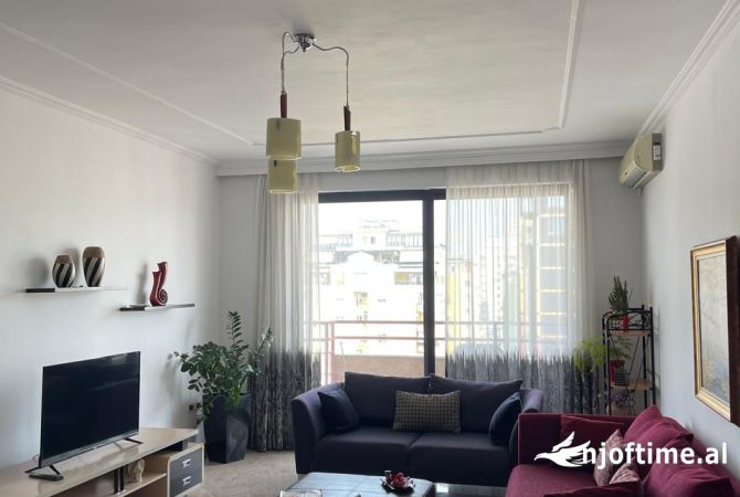 Shtepi me qera 2+1 ne Tirane - 800 Euro