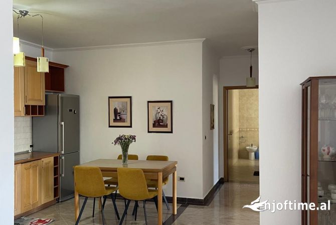 Shtepi me qera 2+1 ne Tirane - 800 Euro
