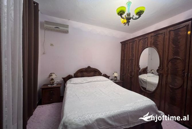 Shtepi me qera Apartament ne Tirane, 2+1, Mobilimi E mobiluar, Pagesa 450  Euro.