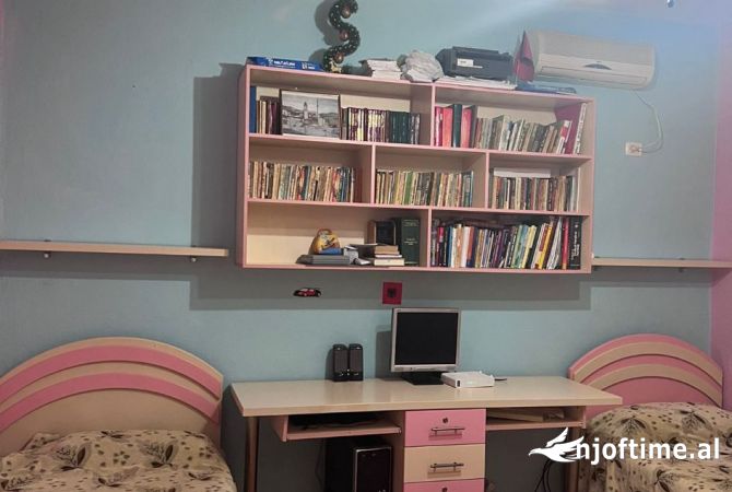 Shtepi me qera Apartament ne Tirane, 2+1, Mobilimi E mobiluar, Pagesa 450  Euro.