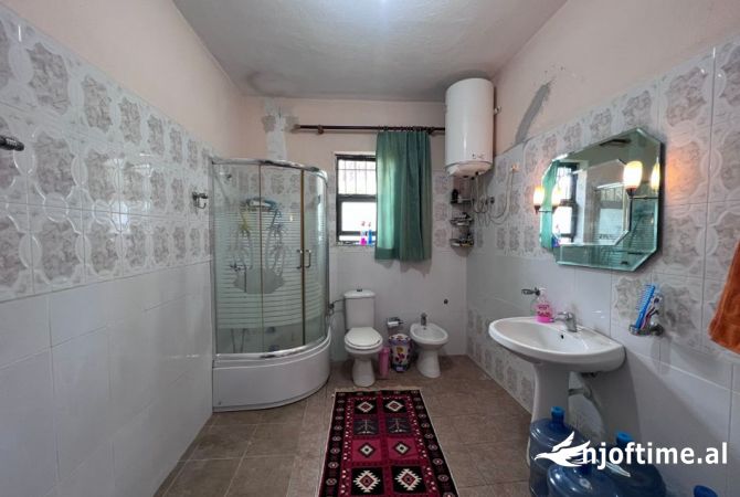 Shtepi me qera Apartament ne Tirane, 2+1, Mobilimi E mobiluar, Pagesa 450  Euro.