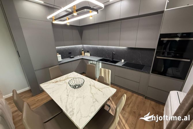 Shtepi me qera 2+1 ne Tirane - 1,600 Euro