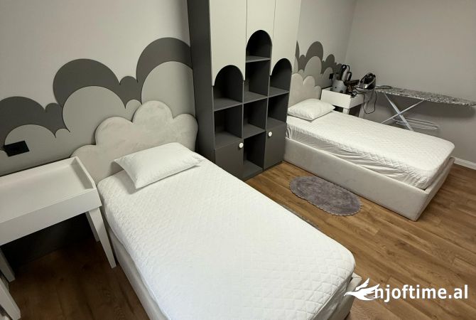 Shtepi me qera Apartament ne Tirane, 2+1, Mobilimi E mobiluar, Pagesa 1,600  Euro.
