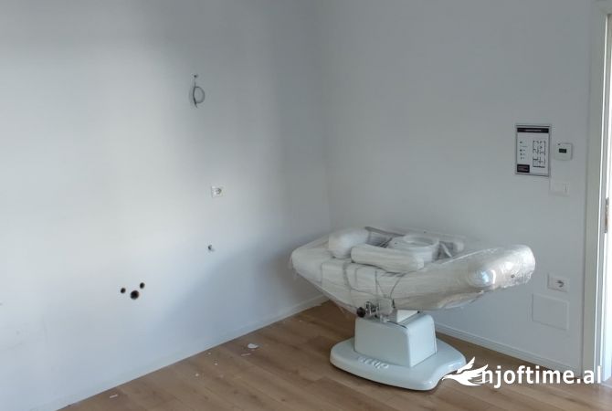 Ambient biznesi me qera 3+1 ne Tirane - 2,000 Euro