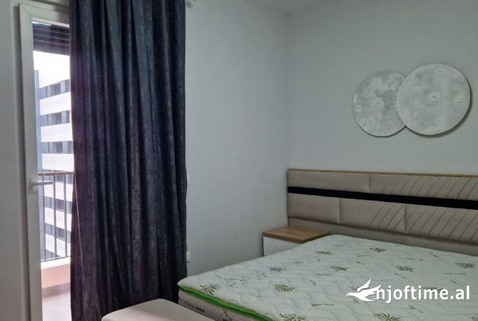 Shtepi me qera Apartament ne Tirane, 2+1, Mobilimi E mobiluar, Pagesa 650  Euro.