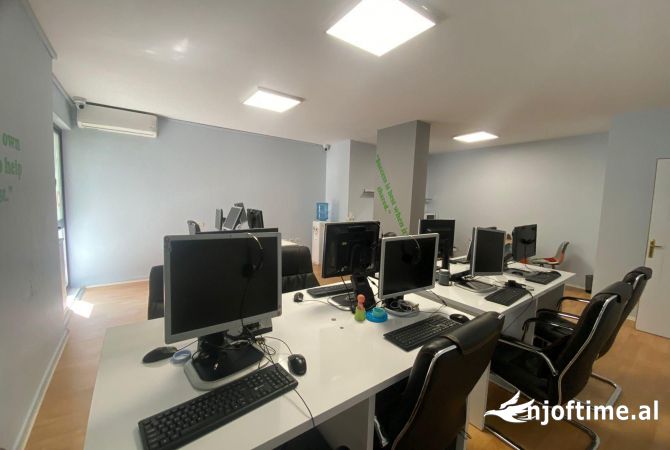 Ambjent me qera ne Bllok!!!!!