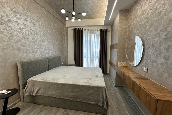 Shtepi me qera Apartament ne Tirane, 2+1, Mobilimi E mobiluar, Pagesa 1,000  Euro.