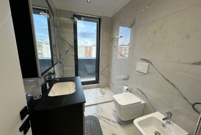 Shtepi me qera Apartament ne Tirane, 2+1, Mobilimi E mobiluar, Pagesa 1,000  Euro.