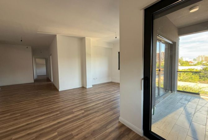 Ambient Zyre me Qira tek Oazis Residence, Unaza e Re!!!