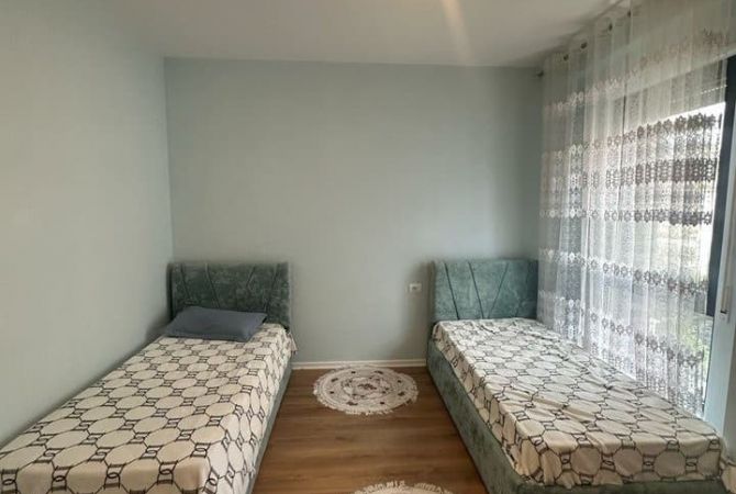Shtepi me qera Apartament ne Tirane, 2+1, Mobilimi E mobiluar, Pagesa 700  Euro.