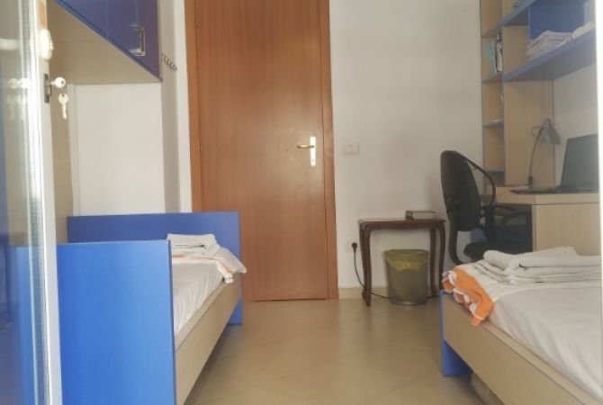 Shtepi me qera Apartament ne Tirane, 2+1, Mobilimi E mobiluar, Pagesa 550  Euro.