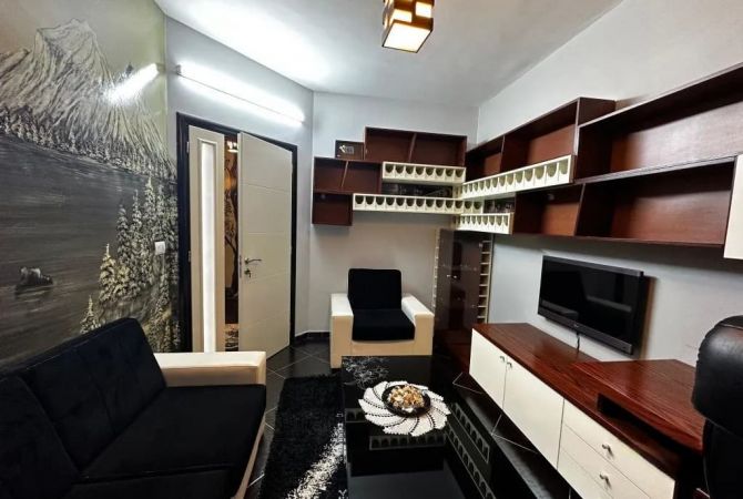 Shtepi me qera Apartament ne Tirane, 3+1, Mobilimi E mobiluar, Pagesa 700  Euro.