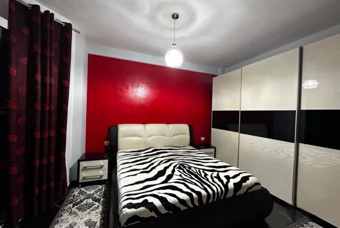 Shtepi me qera Apartament ne Tirane, 3+1, Mobilimi E mobiluar, Pagesa 700  Euro.