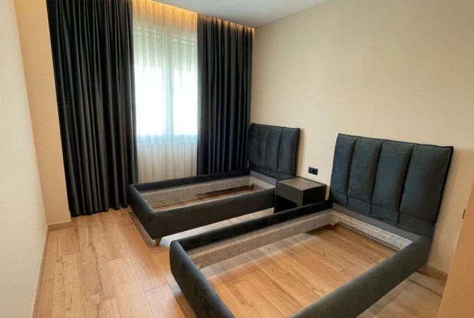 Shtepi me qera Apartament ne Tirane, 2+1, Mobilimi E mobiluar, Pagesa 1,000  Euro.