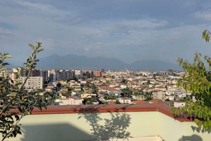 Shtepi me qera 2+1 ne Tirane - 1,500 Euro