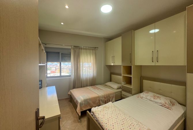 Shtepi me qera Apartament ne Tirane, 2+1, Mobilimi E mobiluar, Pagesa 65,000  Leke.