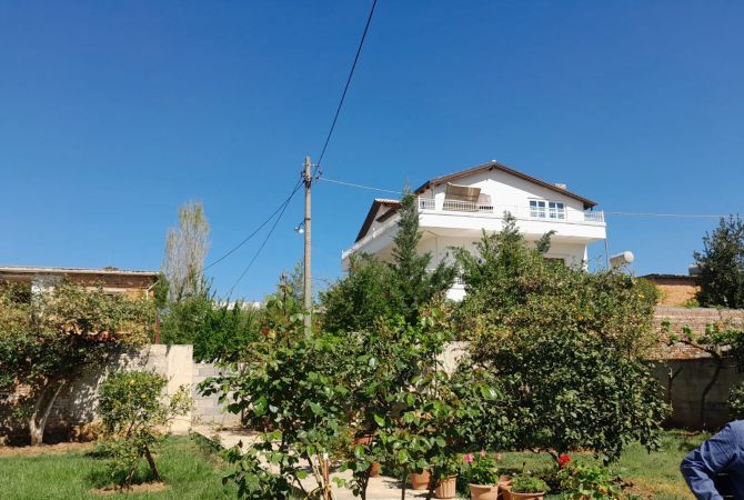 Shtepi me qera Vila Luksoze ne Tirane, 7+1, Mobilimi Pjeserisht e mobiluar, Pagesa 1,500  Euro.