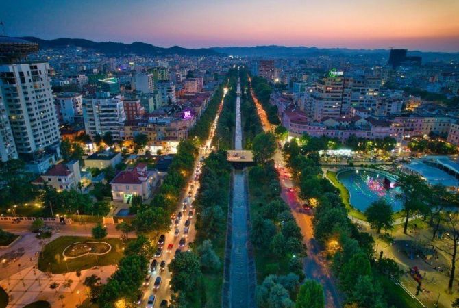 Shtepi me qera 2+1 ne Tirane - 650 Euro