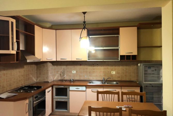 Shtepi me qera 1+1 ne Tirane - 500 Euro