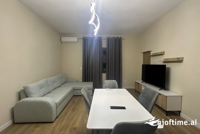 Shtepi me qera 2+1 ne Tirane - 45,000 Leke