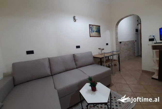 Shtepi me qera 1+1 ne Tirane - 450 Euro