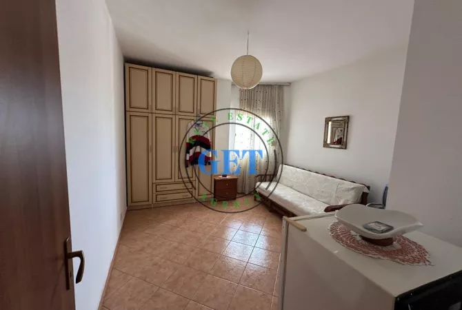Shtepi ne shitje Apartament ne Durres, 2+1, Mobilimi E mobiluar, Pagesa 123,000  Euro.