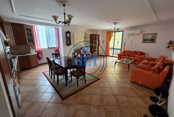 Shtepi ne shitje Apartament ne Durres, 3+1, Mobilimi E mobiluar, Pagesa 320,000  Euro.
