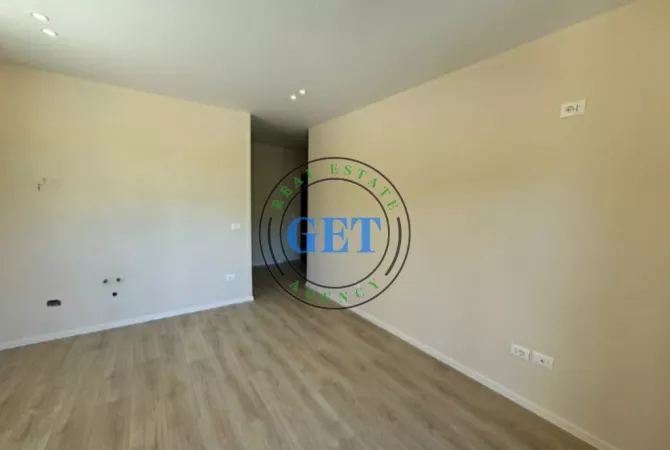 Apartment for sale in Durres 1+1, Emty