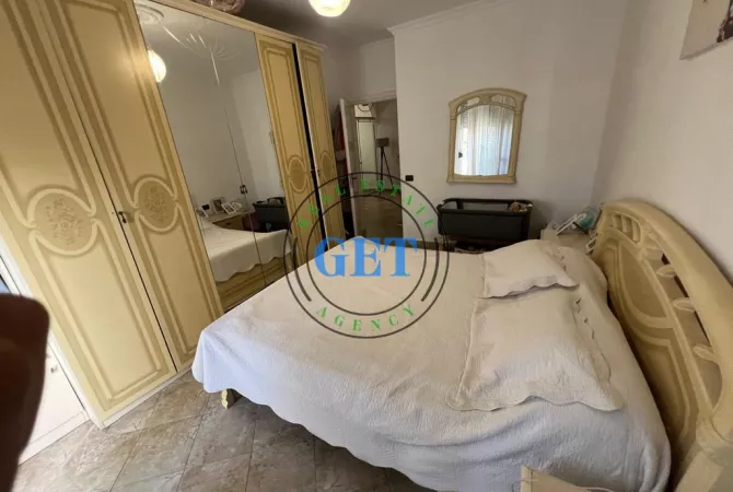 Shtepi ne shitje Apartament ne Durres, 2+1, Mobilimi E mobiluar, Pagesa 138,000  Euro.