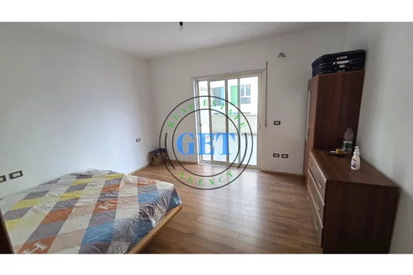 Shtepi me qera Apartament ne Durres, 2+1, Mobilimi E mobiluar, Pagesa 500  Euro.