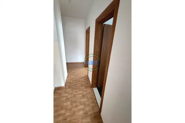 Shtepi me qera Apartament ne Durres, 2+1, Mobilimi E mobiluar, Pagesa 500  Euro.