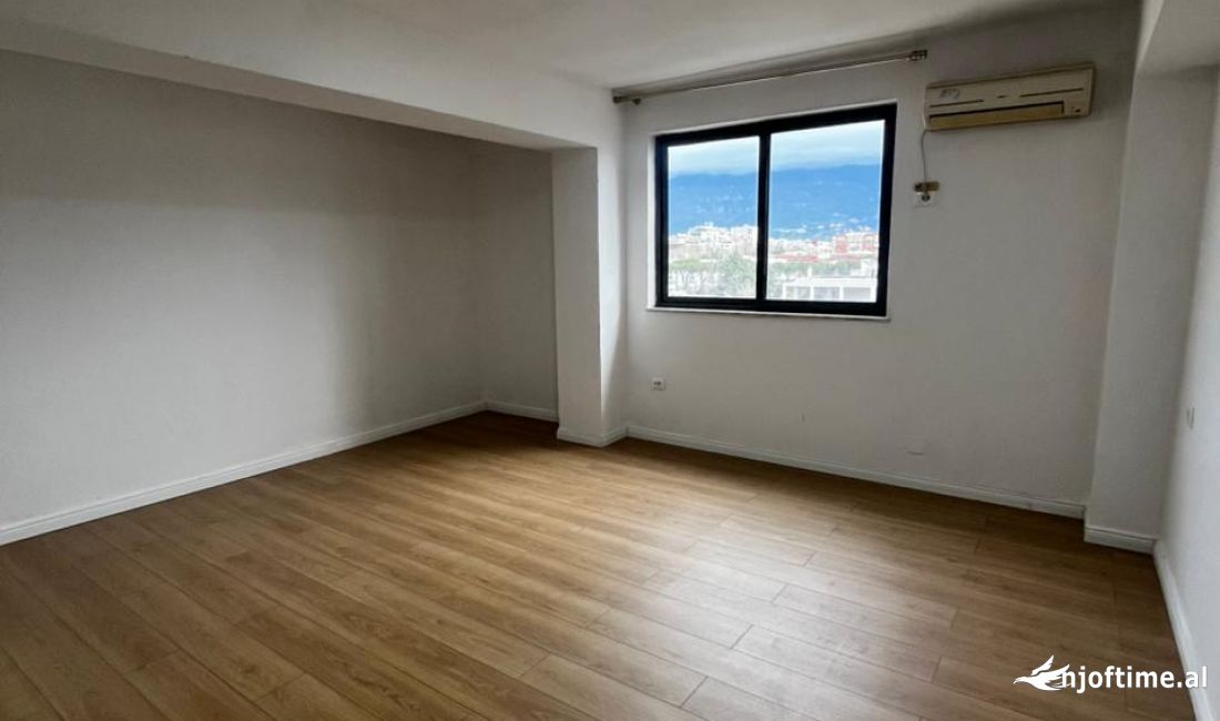 Shtepi me qera Apartament ne Tirane, 2+1, Mobilimi Bosh, pa mobiluar, Pagesa 950  Euro.