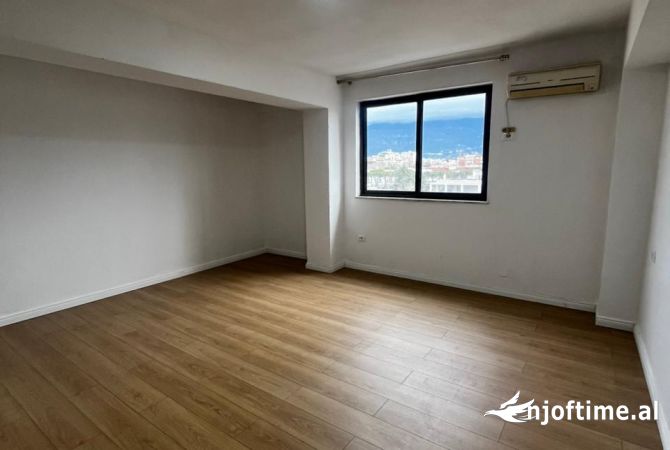 Shtepi me qera 2+1 ne Tirane - 950 Euro