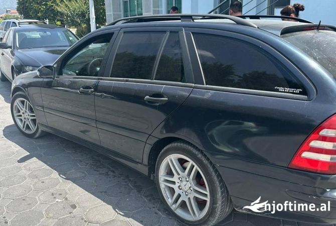 Auto in Vendita  a Kruja - 3,600 Euro