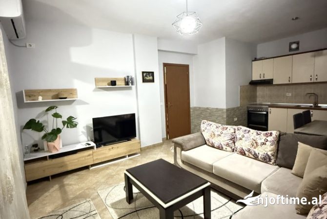Shtepi me qera 1+1 ne Tirane - 450 Euro