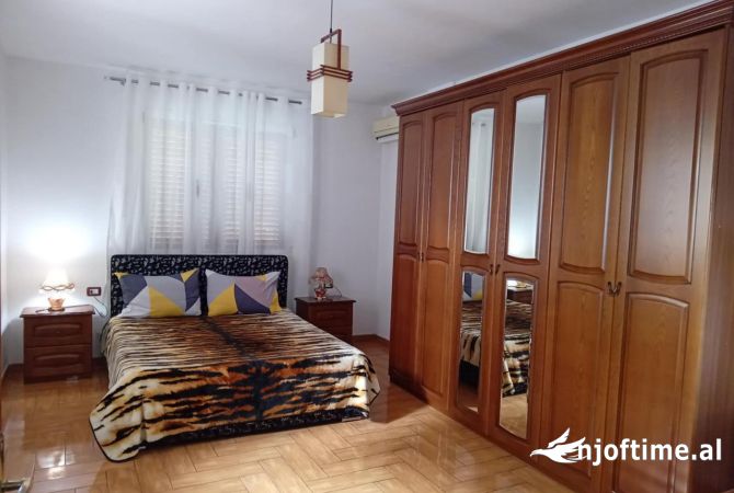 Shtepi me qera 2+1 ne Tirane - 550 Euro