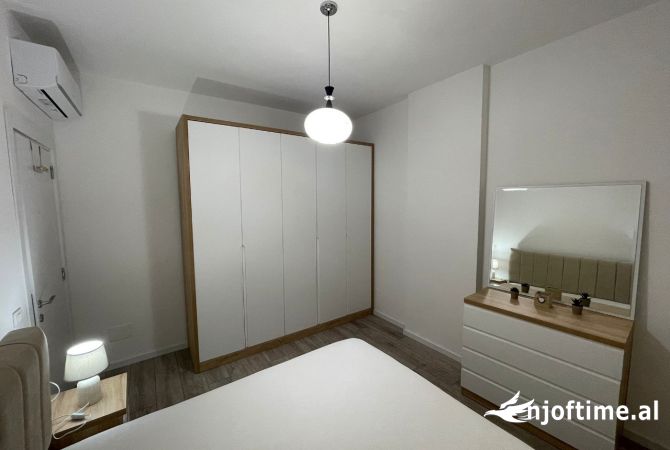 Shtepi me qera Apartament ne Tirane, 1+1, Mobilimi E mobiluar, Pagesa 500  Euro.