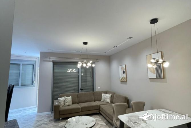 Shtepi me qera Apartament ne Tirane, 2+1, Mobilimi E mobiluar, Pagesa 1,500  Euro.