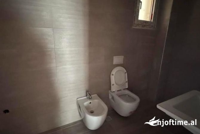Ambient biznesi me qera 1+1 ne Tirane - 600 Euro