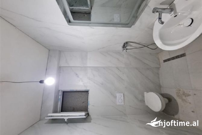 Shtepi me qera Apartament ne Tirane, 2+1, Mobilimi E mobiluar, Pagesa 650  Euro.