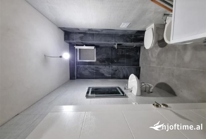 Shtepi me qera Apartament ne Tirane, 2+1, Mobilimi E mobiluar, Pagesa 650  Euro.