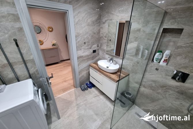 Shtepi me qera Apartament ne Tirane, 1+1, Mobilimi E mobiluar, Pagesa 1,000  Euro.